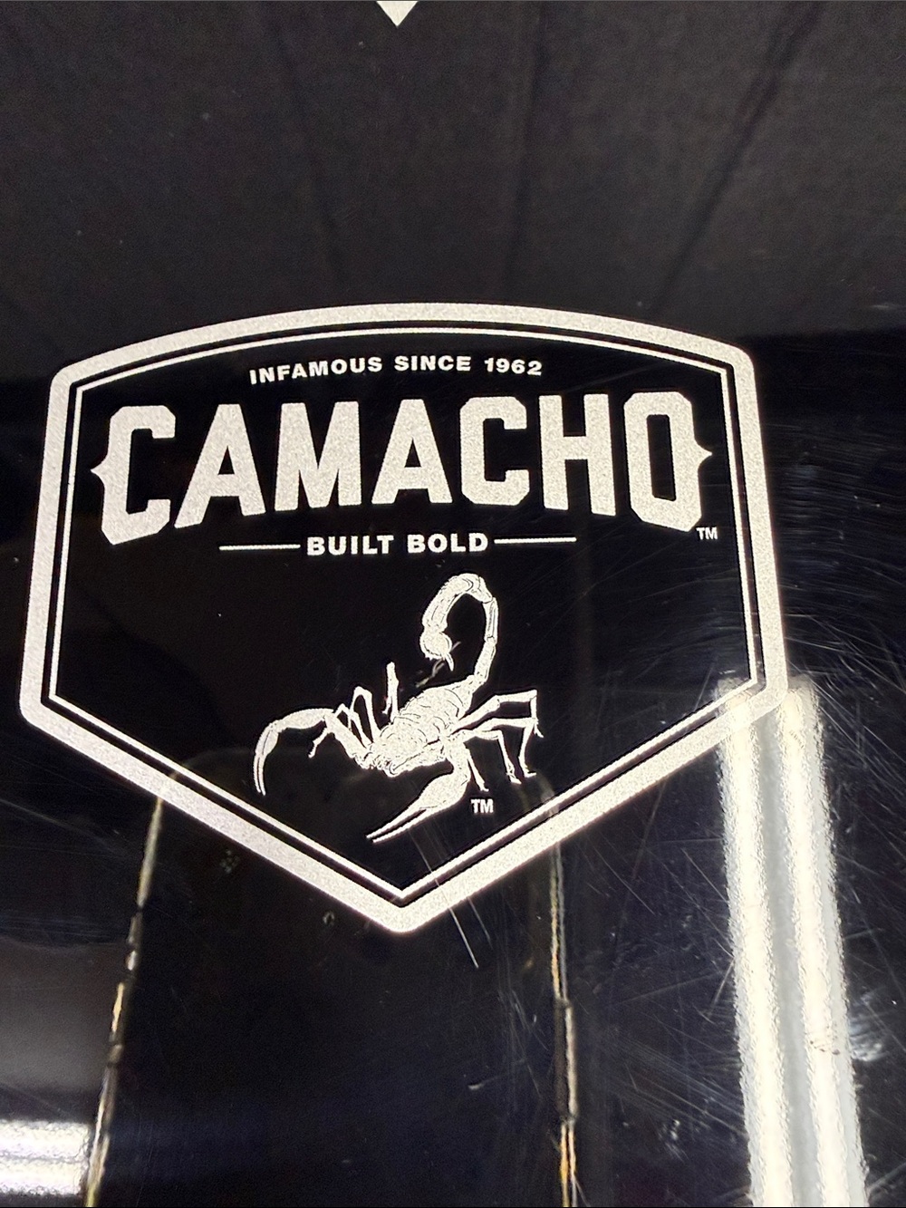 Camacho Black Gloss Finish Cigar Box - Picture 2 of 14